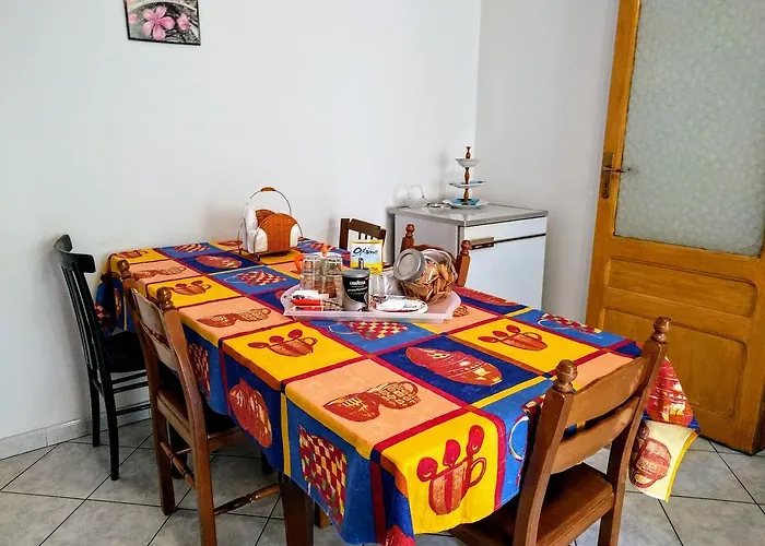 24 Cannoli